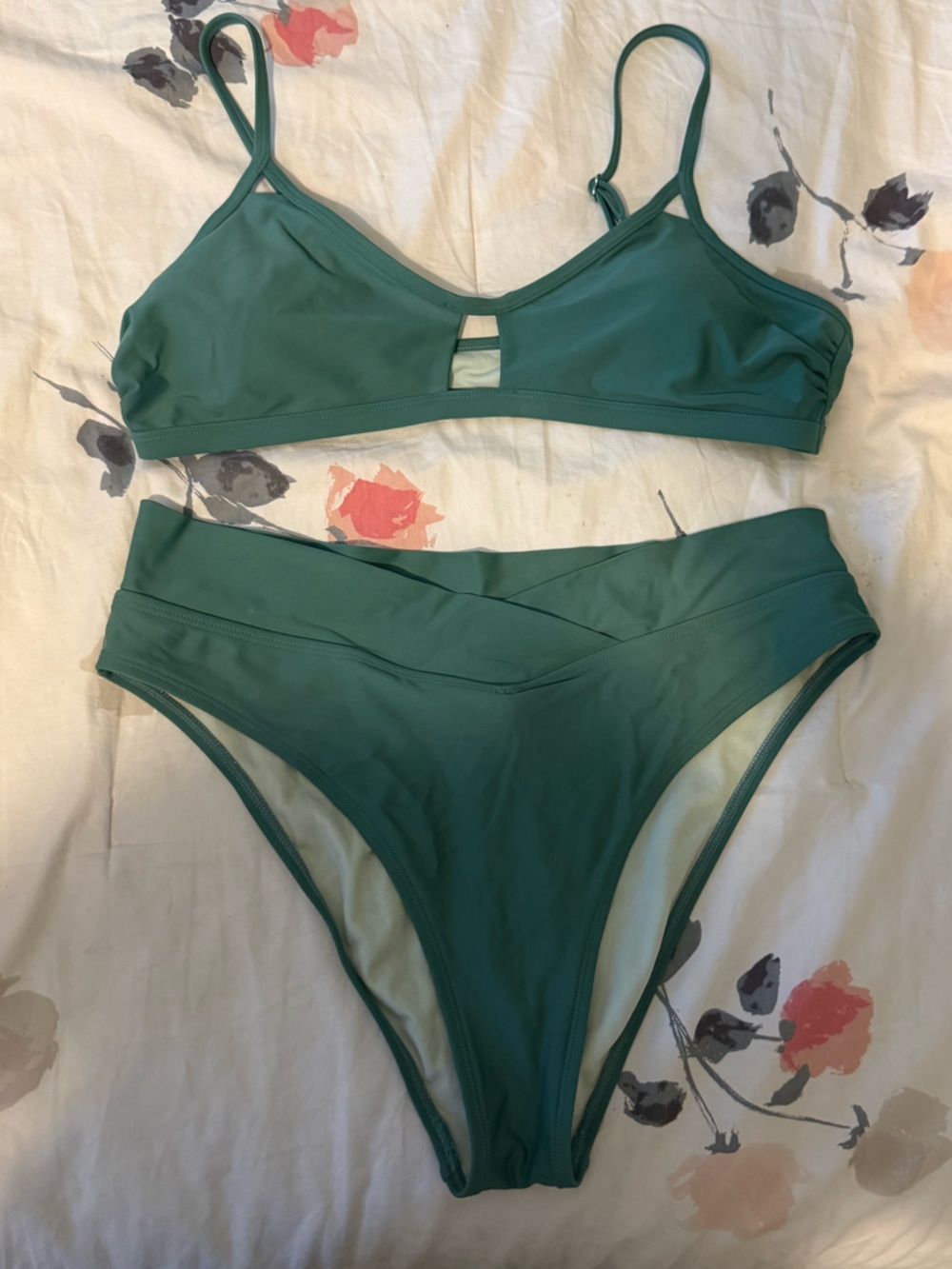 Cupshe Emerald Green Cutout Two-Piece Bikini